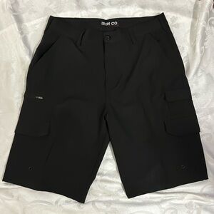 Iron Co black cargo shorts. Size 32